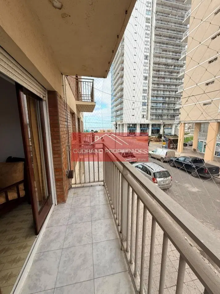 Tu refugio en Zona IV: Funcionalidad y Ubicacion Estrategica en Edificio Cristal 2