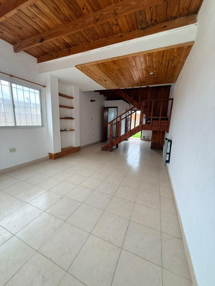 Foto de EXCELENTE OPORTUNIDAD!! Complejo de 4 PH en Zona Muelle: Renta y Versatilidad Absoluta, imagen 3