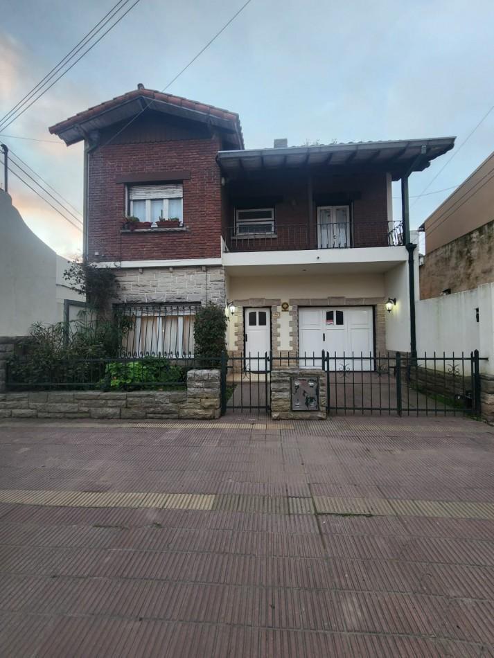 Foto de Excepcional Chalet de 5 Ambientes en Zona Privilegiada de Miramar, imagen 1