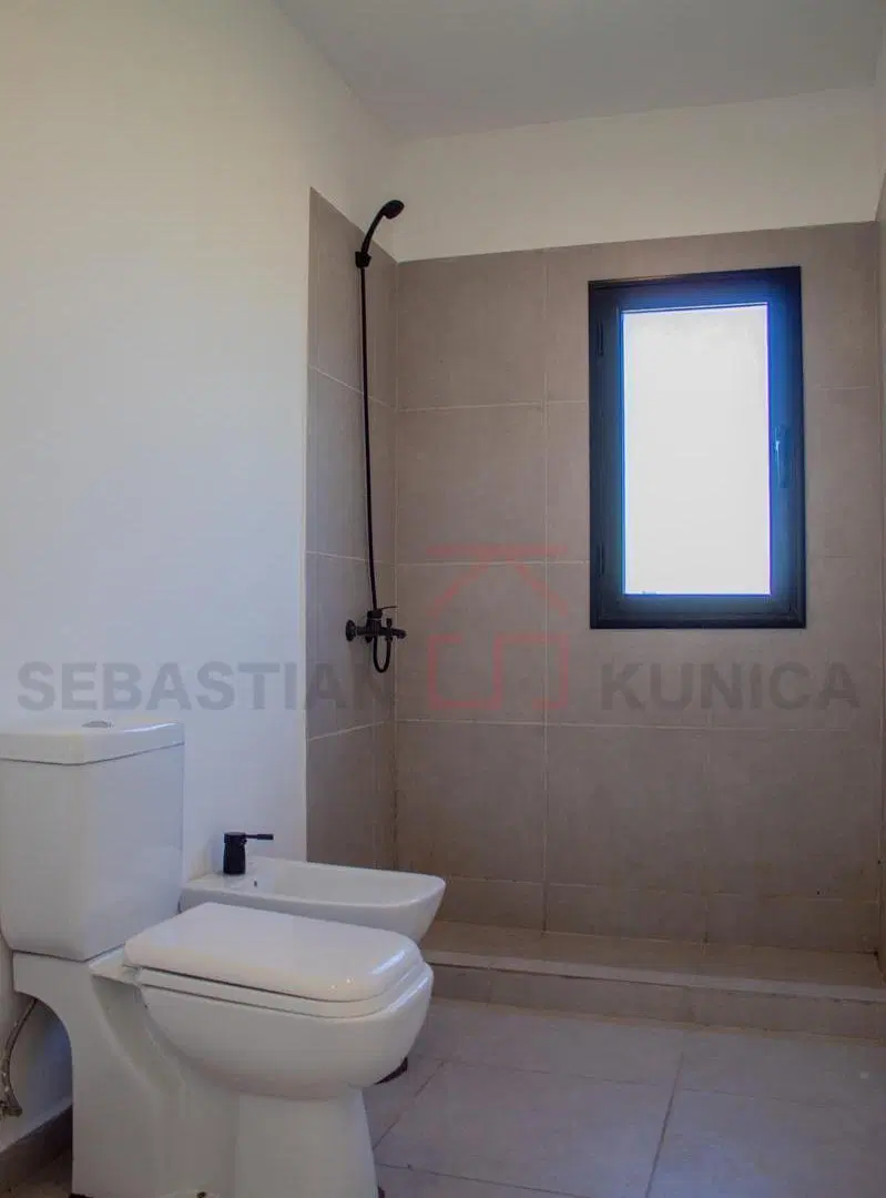 Casa en lote Perimetral en Bº Cerrado El Ensueño 4