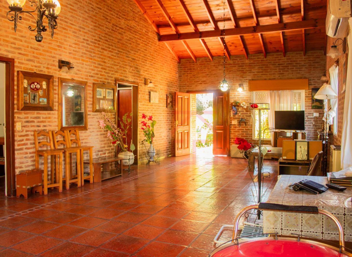 Foto de Casa/quinta sobre doble lote (FINANCIACIÓN PRIV, O HIPOTECARIA y Toma, imagen 1