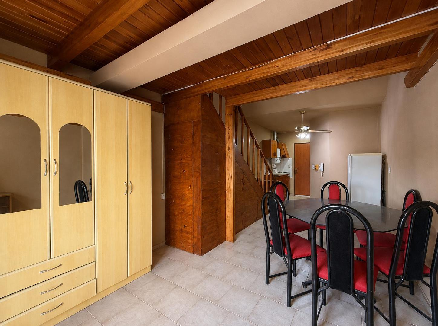 Foto de Departamento DUPLEX en venta - 1 Dormitorio - Pleno Centro Viejo, imagen 3