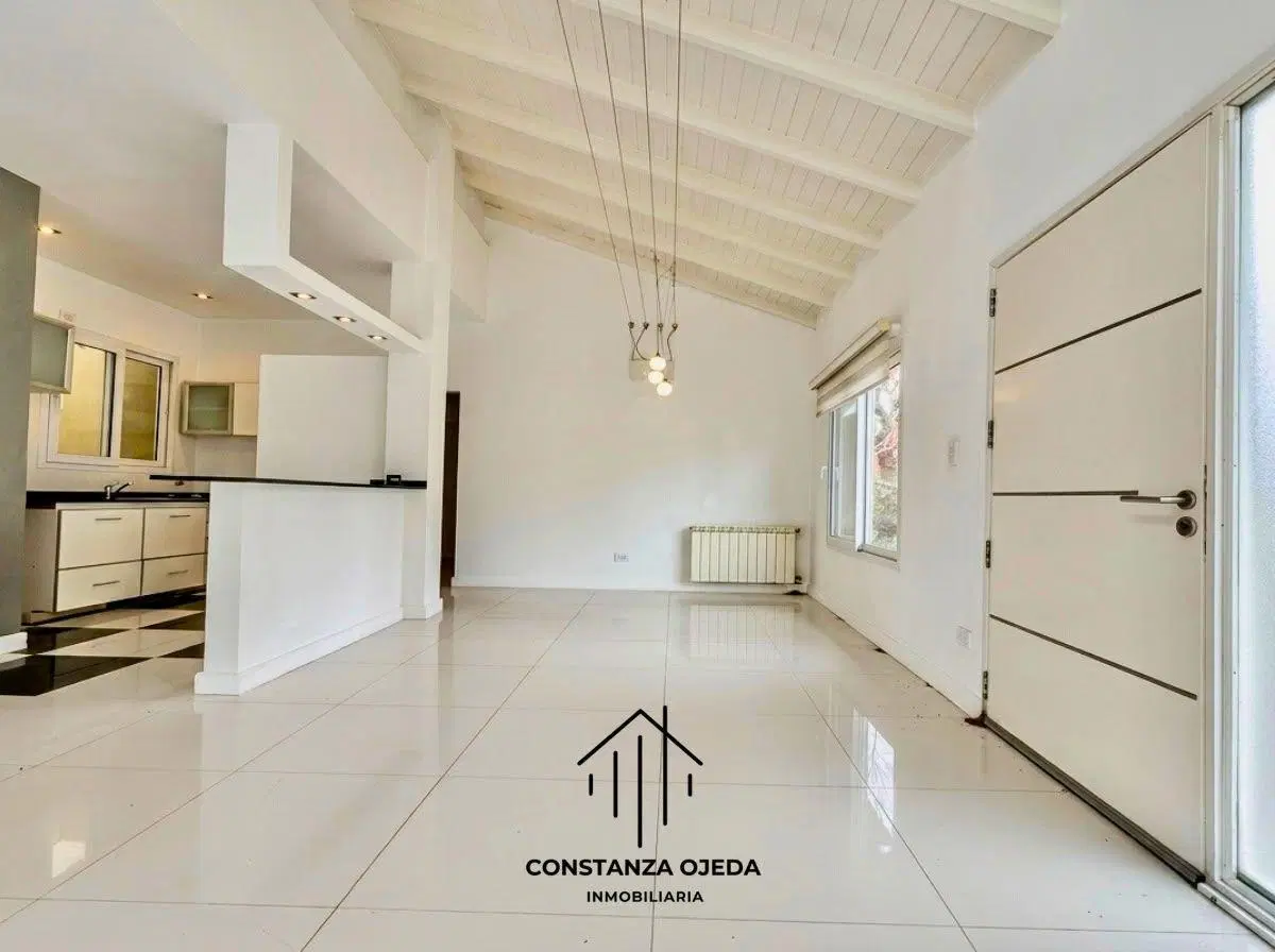 Casa a la venta en el Country Banco Provincia 2