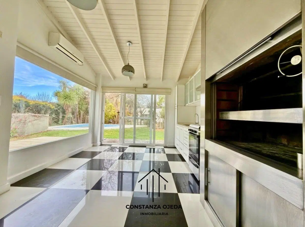 Casa a la venta en el Country Banco Provincia 3