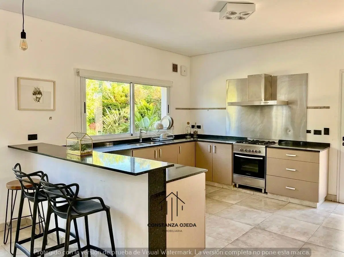 Casa en alquiler en el Barrio Privado Weston 3