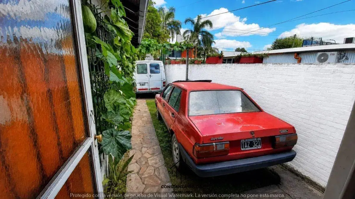 Venta de Local + 3 Casas + Galpón En Terreno De 500m2 4