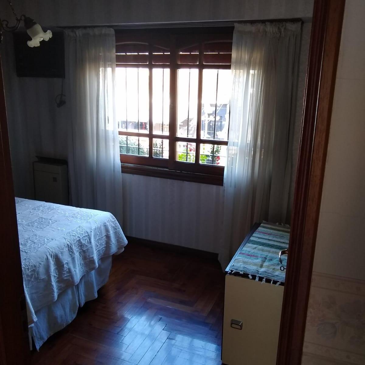 IMPORTANTE CASA a metros de Hipólito Yrigoyen