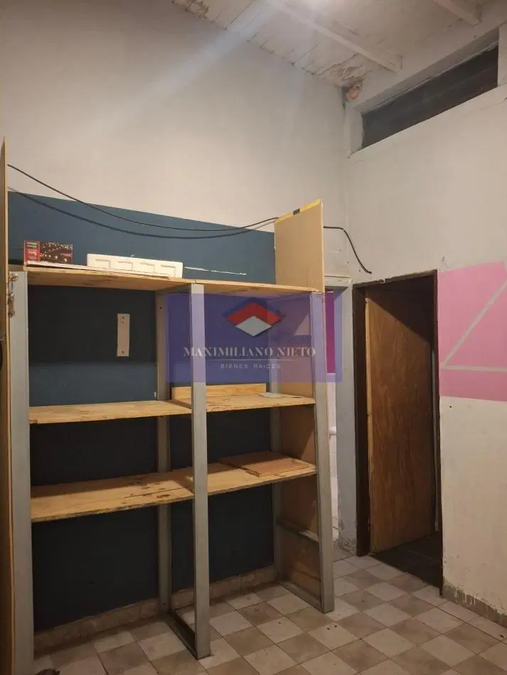 AMPLIO LOCAL COMERCIAL CON VIVIENDA PEQUEÑA 3