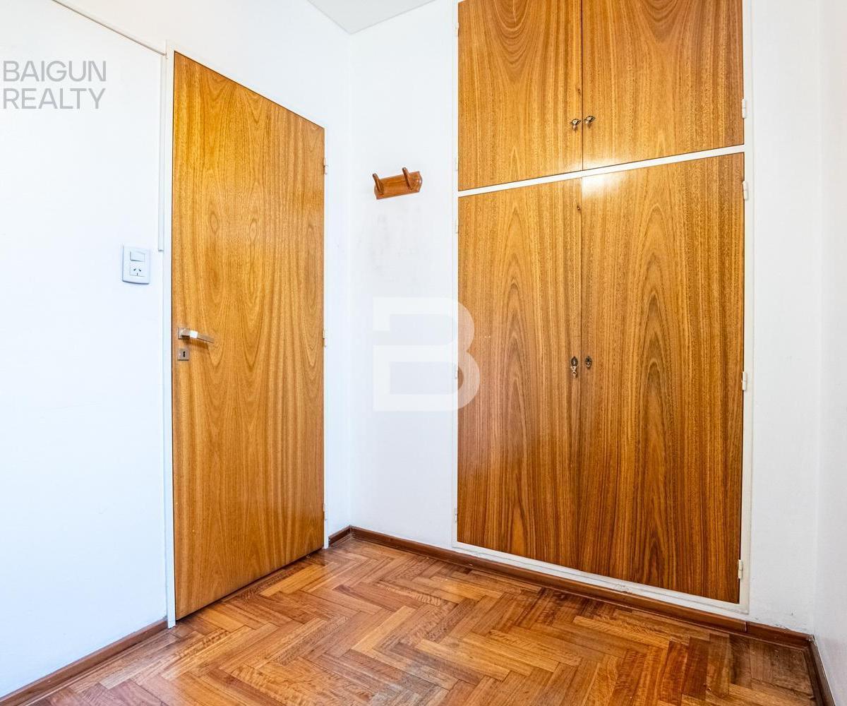 Departamento de 5 Ambientes con Cochera y Baulera en Venta en Caballito 5