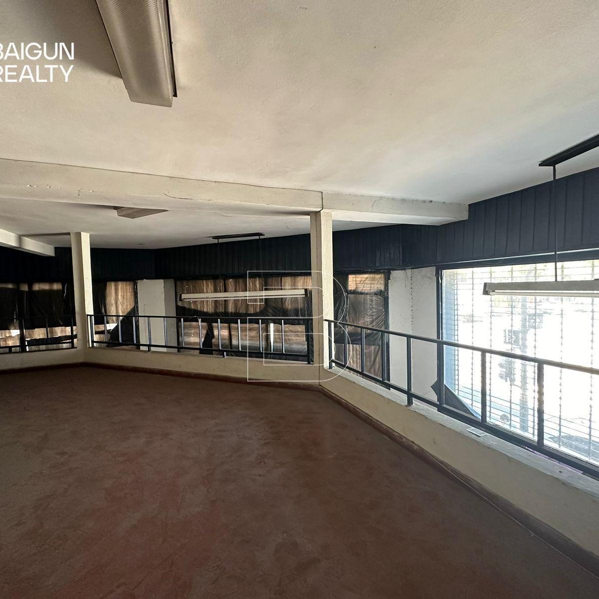 LOCAL EN VENTA CON RENTA EN SAN CRISTOBAL