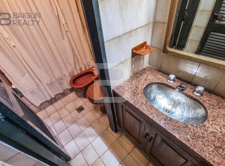 Casa de 6 ambientes con cochera, patio y terraza en venta en Colegiales 5