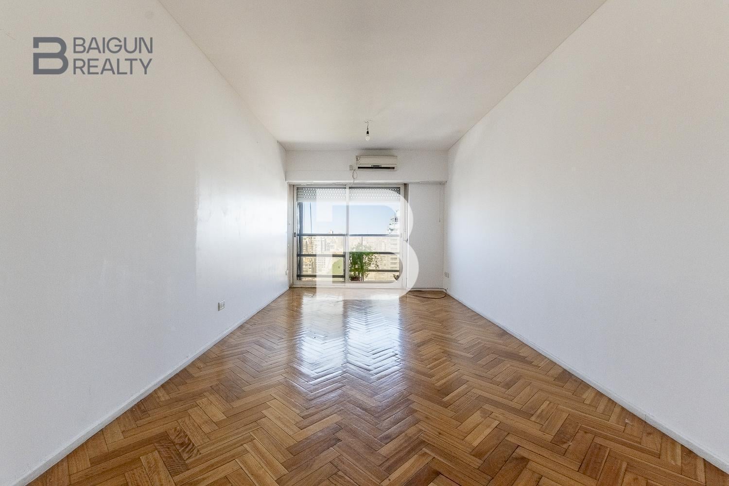 Departamento de 4 ambientes con vista abierta en piso alto en venta en Belgrano