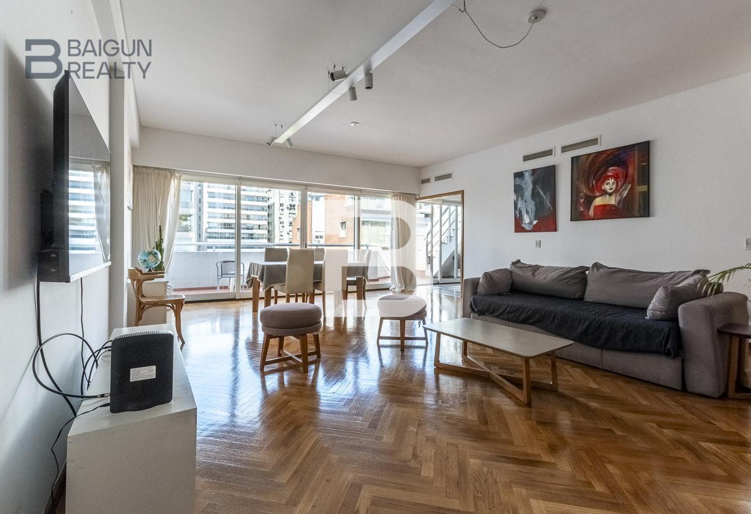 Semipiso de 3 ambientes con dependencia de servicio, cochera doble y baulera en venta en Palermo