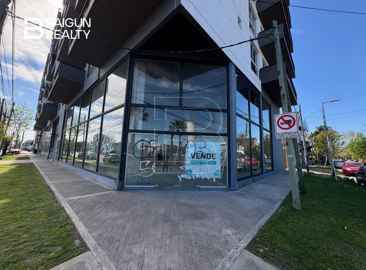 LOCAL EN VENTA Y/O ALQUILER, EN ESQUINA