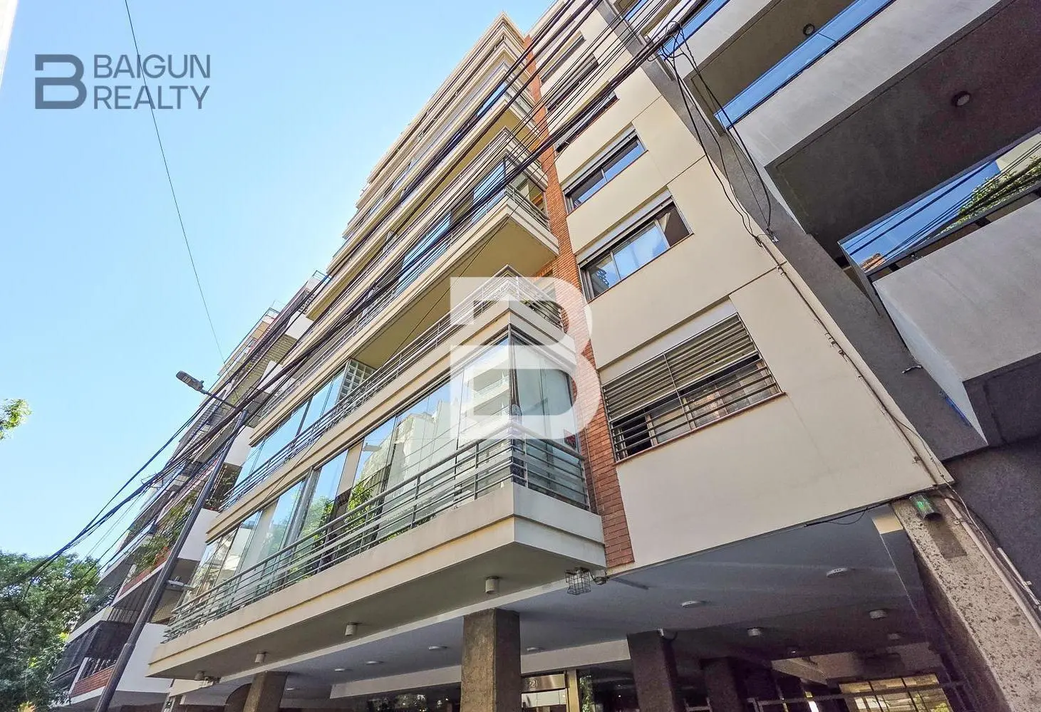 Departamento de 3 ambientes con cochera fija en venta en Recoleta 2