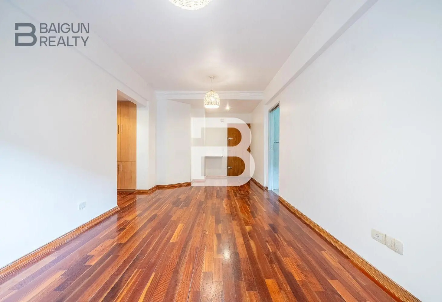 Departamento de 2 ambientes con cochera descubierta en venta en Almagro 3