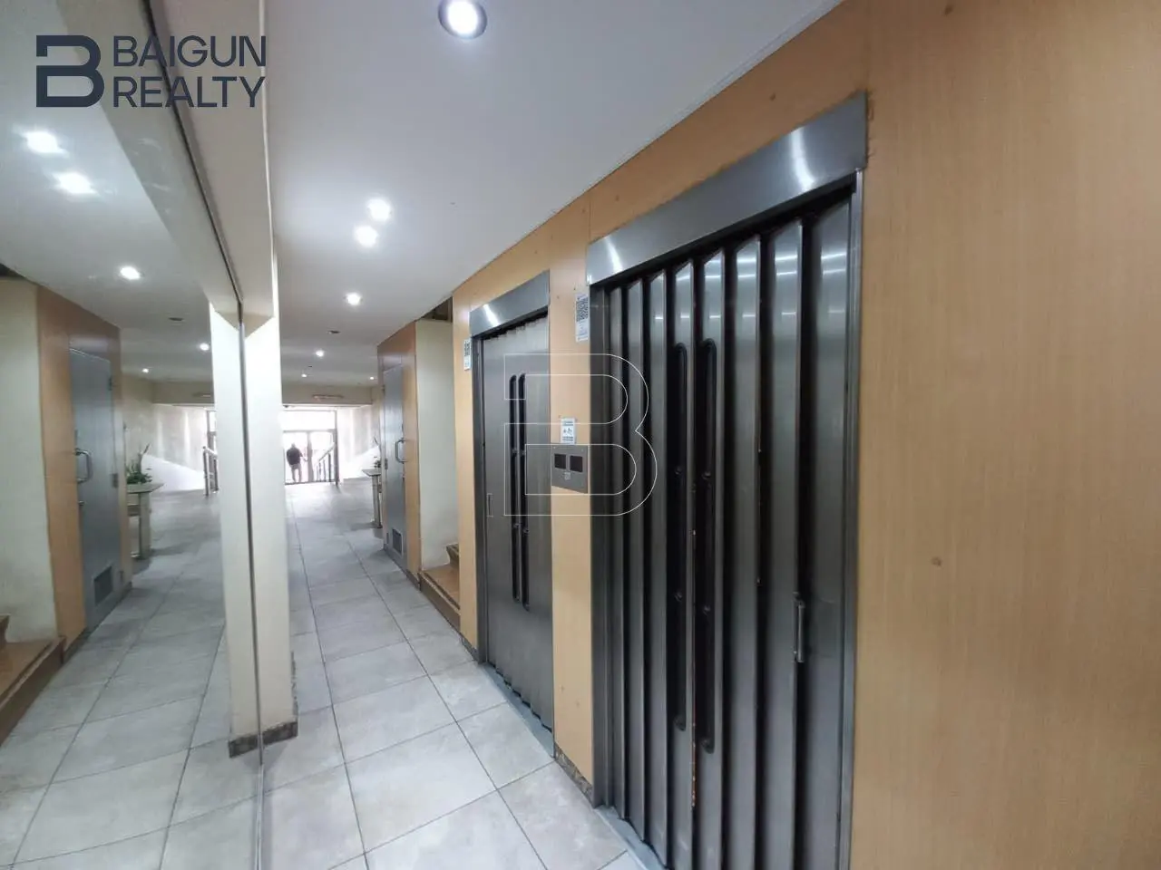 Departamento de 3 ambientes con dependencia y patio en venta en Balvanera 3