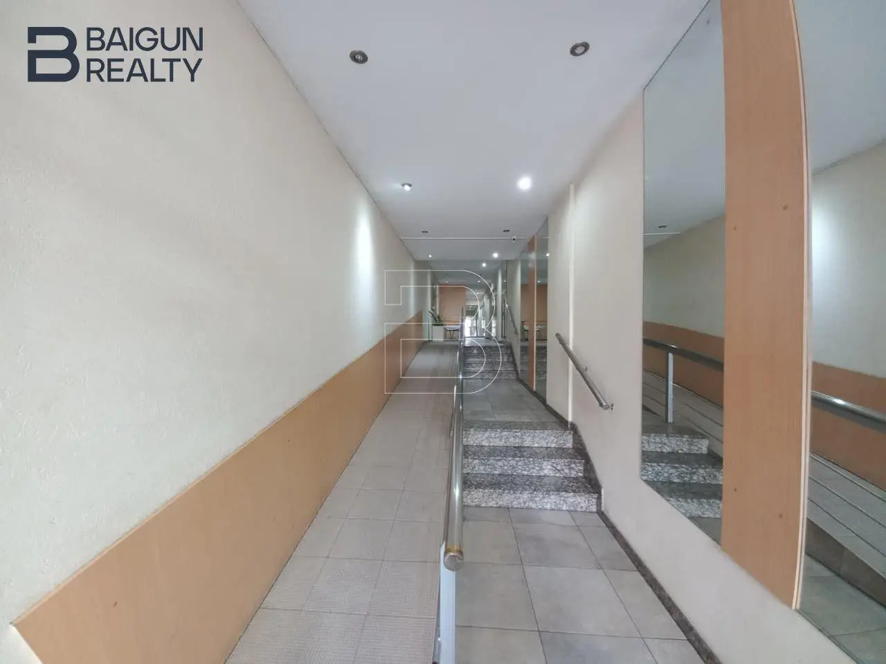 Departamento de 3 ambientes con dependencia y patio en venta en Balvanera 4