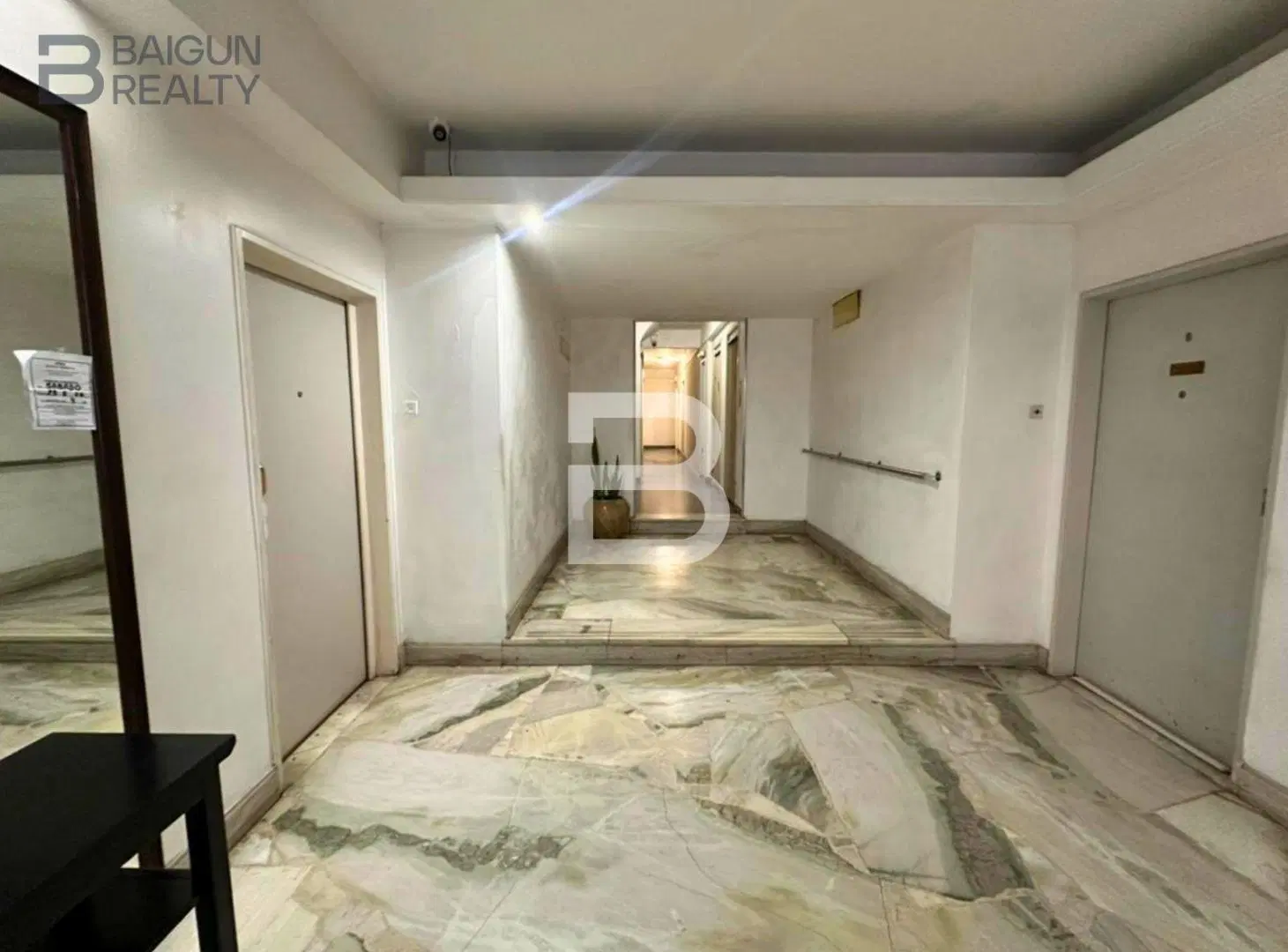 Departamento de 2 ambientes con patio en venta en Recoleta 2