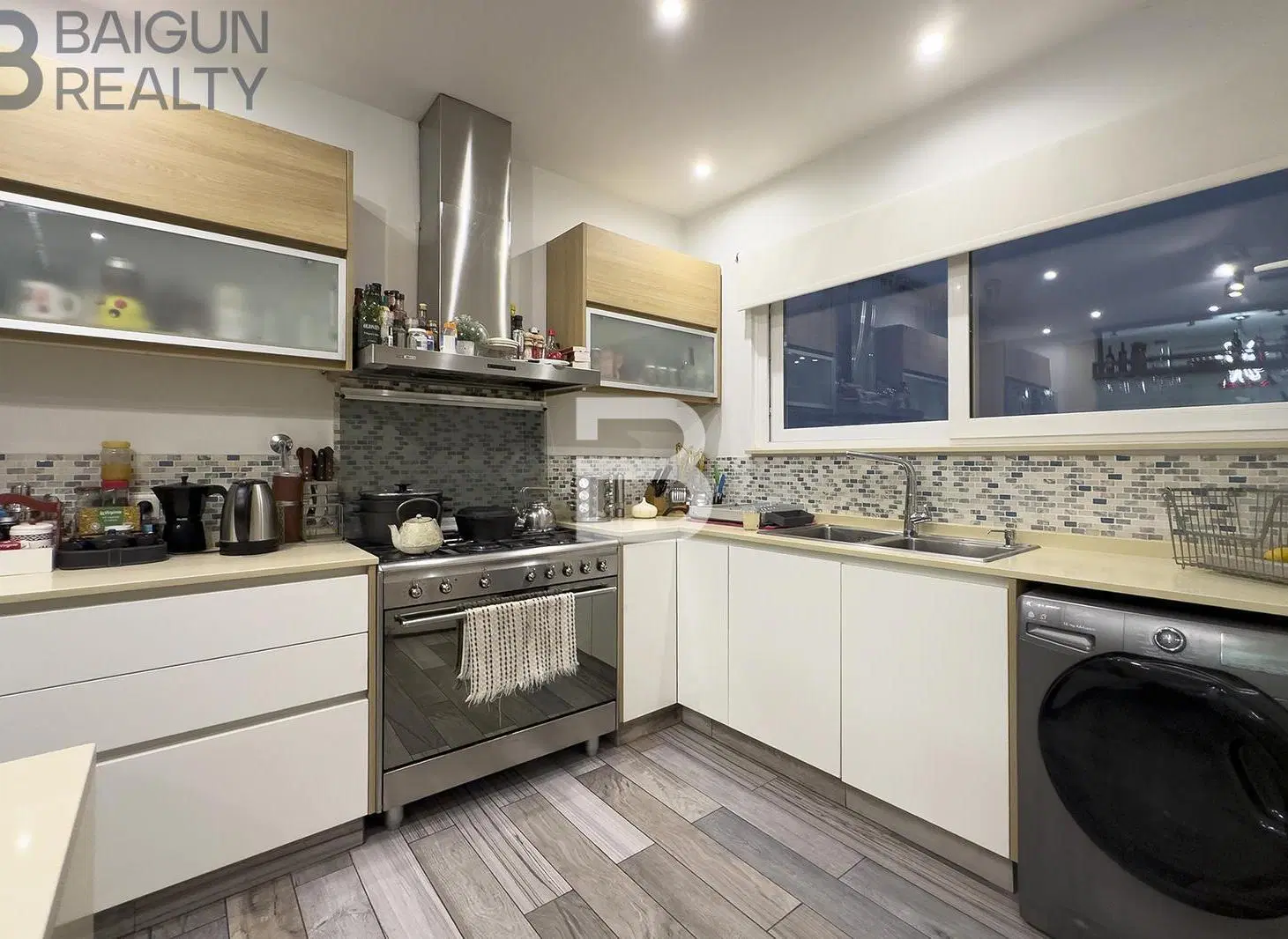 Departamento de 4 ambientes con cochera móvil y baulera en venta en Palermo 5
