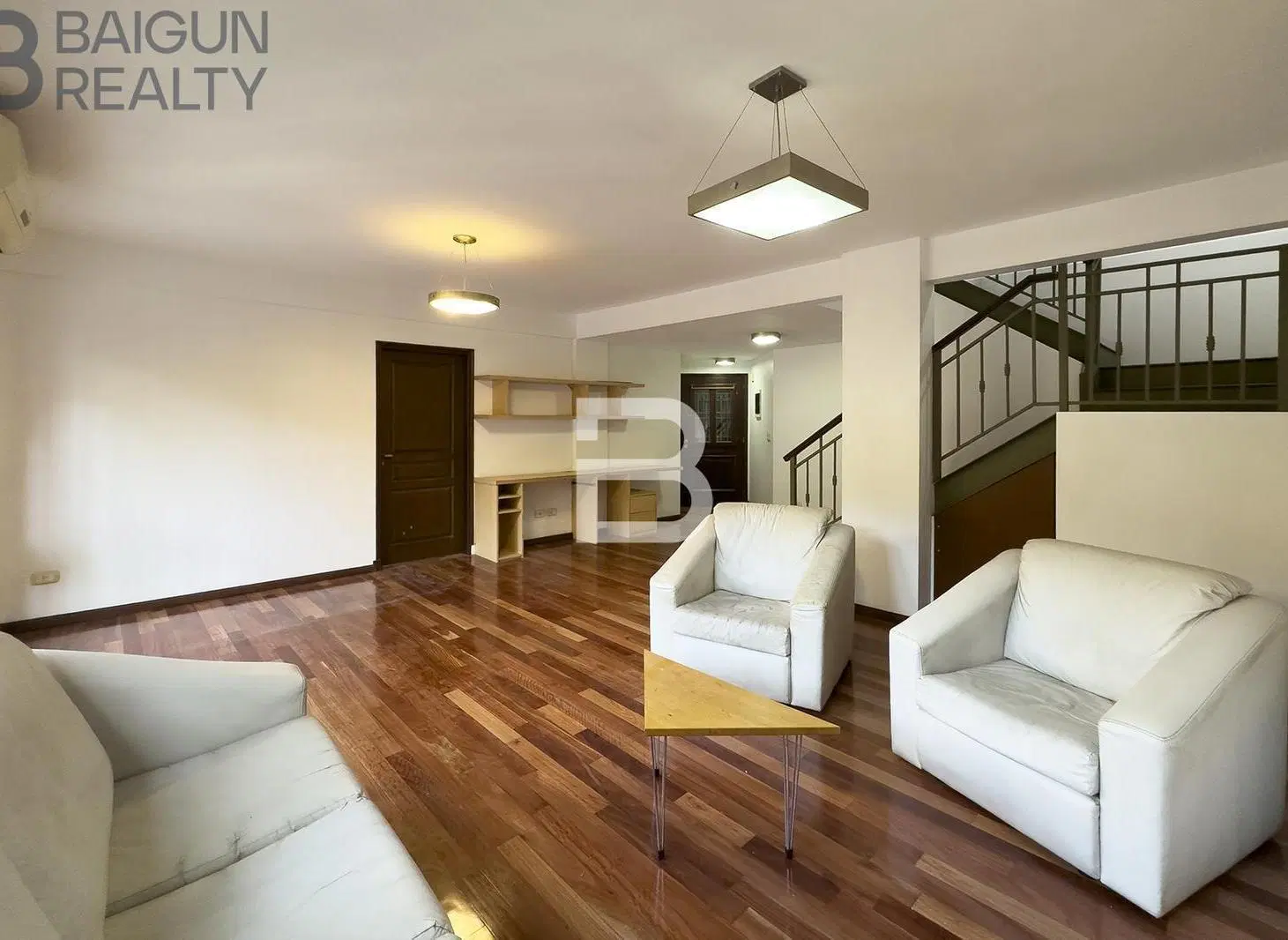Duplex de 4 ambientes con dependencia, jardin, parrilla propia y cochera en venta en Colegiales 4