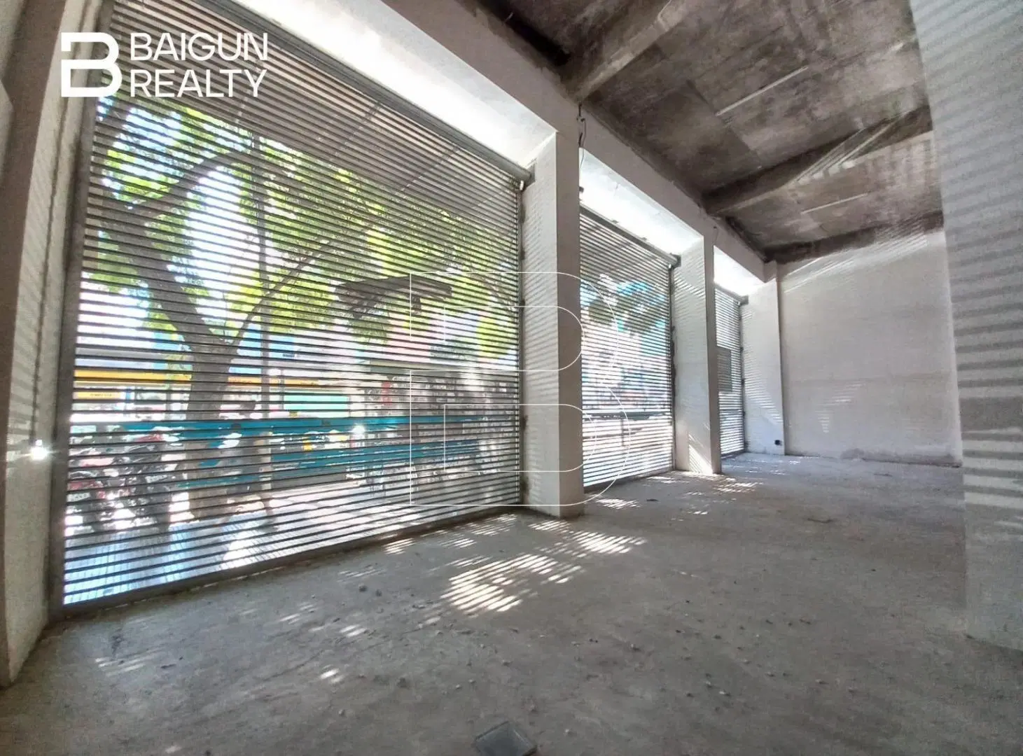 LOCAL EN ALQUILER Y/O VENTA, SOBRE AV. CABILDO 4