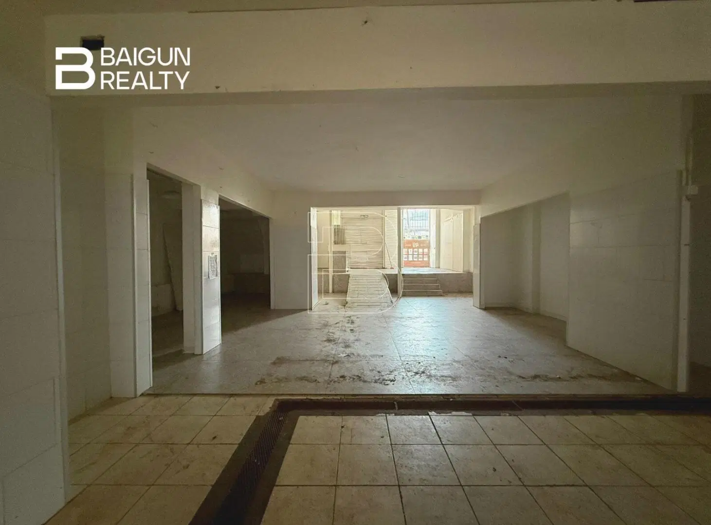 LOCAL EN VENTA CON RENTA, SOBRE AV. CABILDO 2