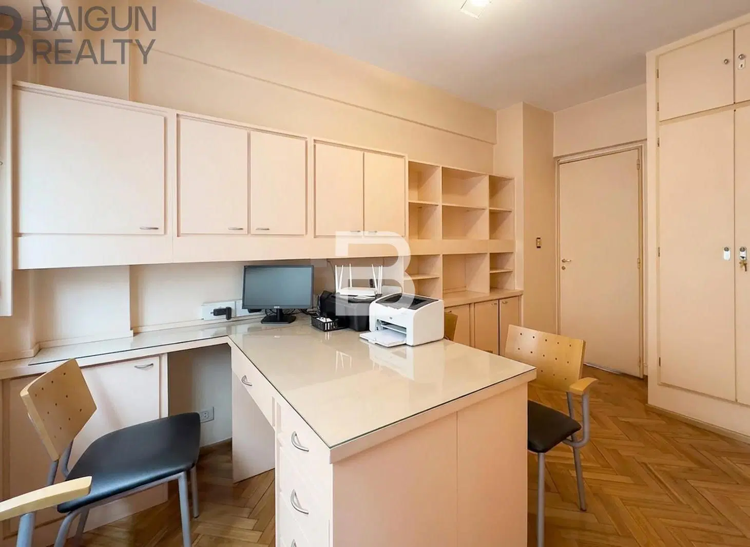 Venta 5 ambientes Piso Alto a Refaccionar con Cochera Fija en Belgrano 4