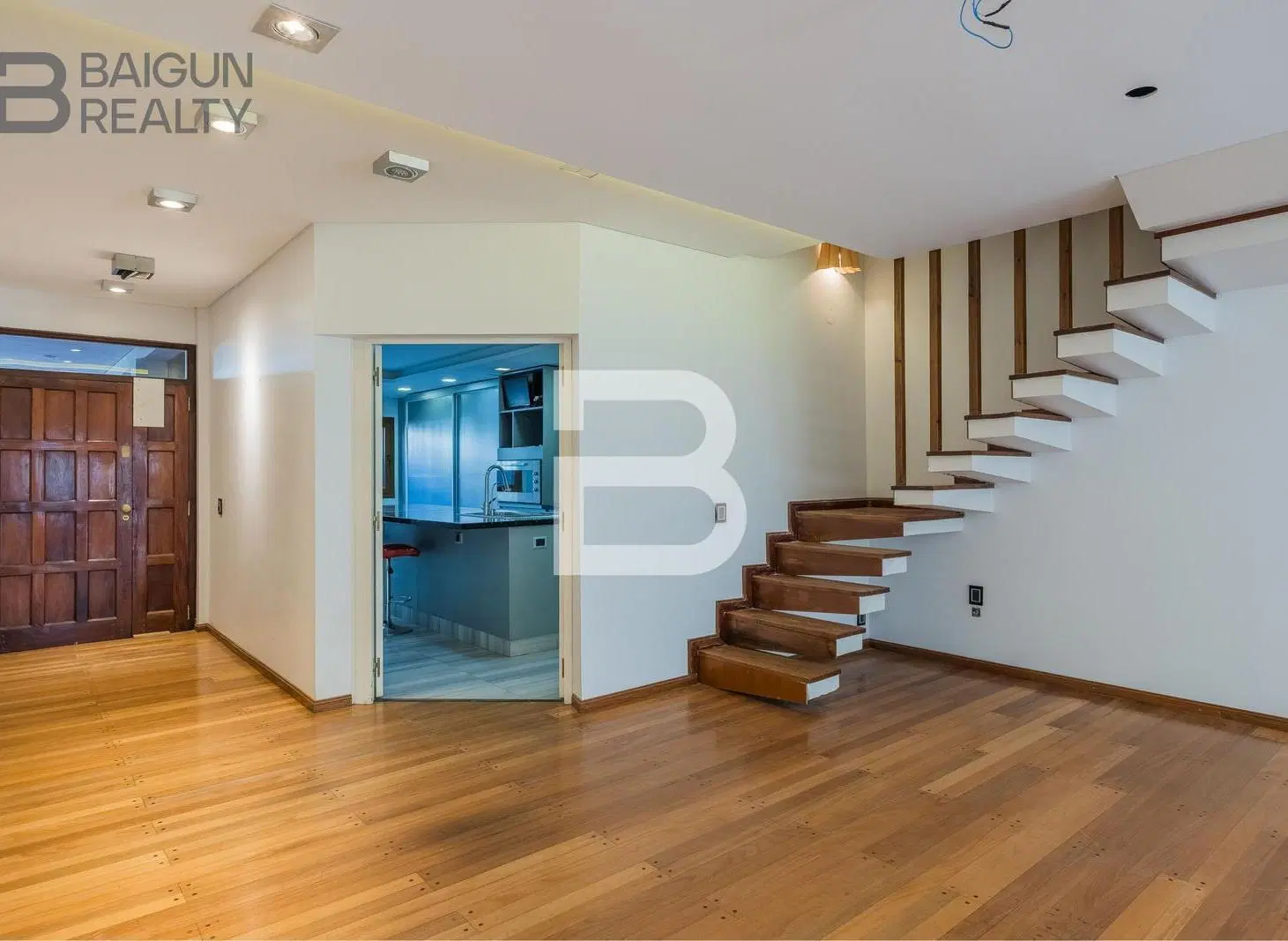 Venta Casa de 7 Ambientes en Villa Pueyrredón. Jardín, Pileta y Gran Quincho 3