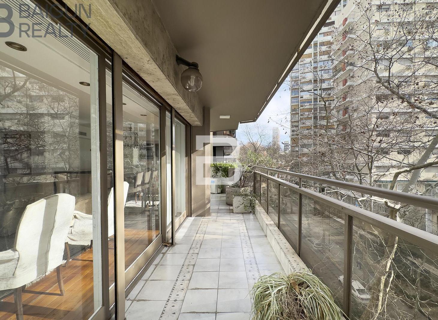 Foto de Alquiler Departamento de 5 ambientes con dependencia y cochera en, imagen 3