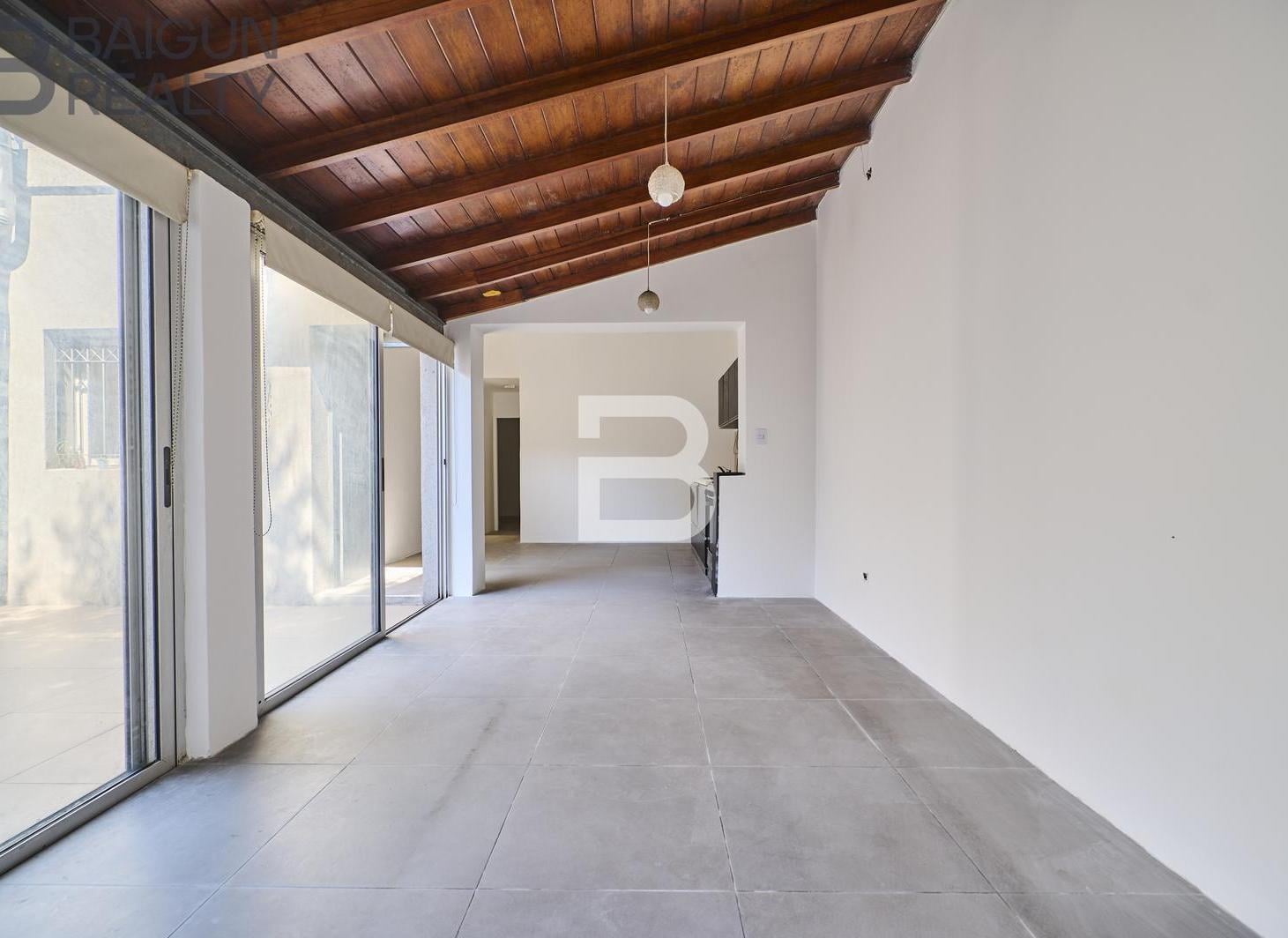 Foto de Venta PH 5 ambientes en Villa Real, imagen 3