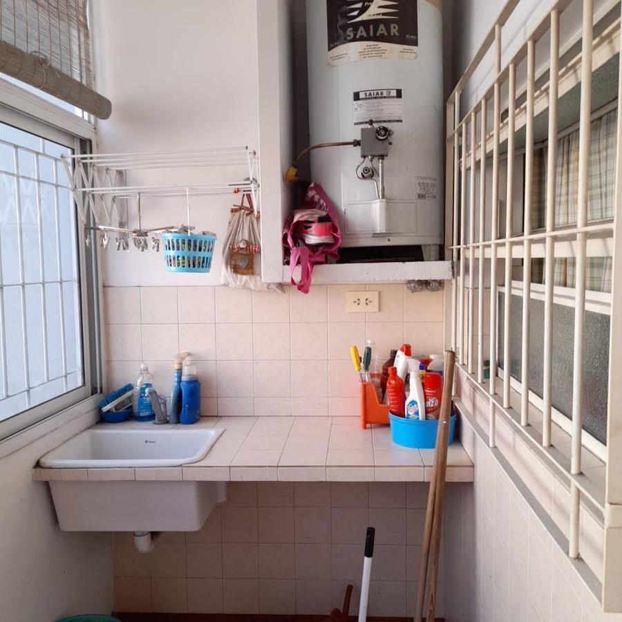 Casa 3 Ambientes con Jardín Al Fondo y Cochera en Venta 3