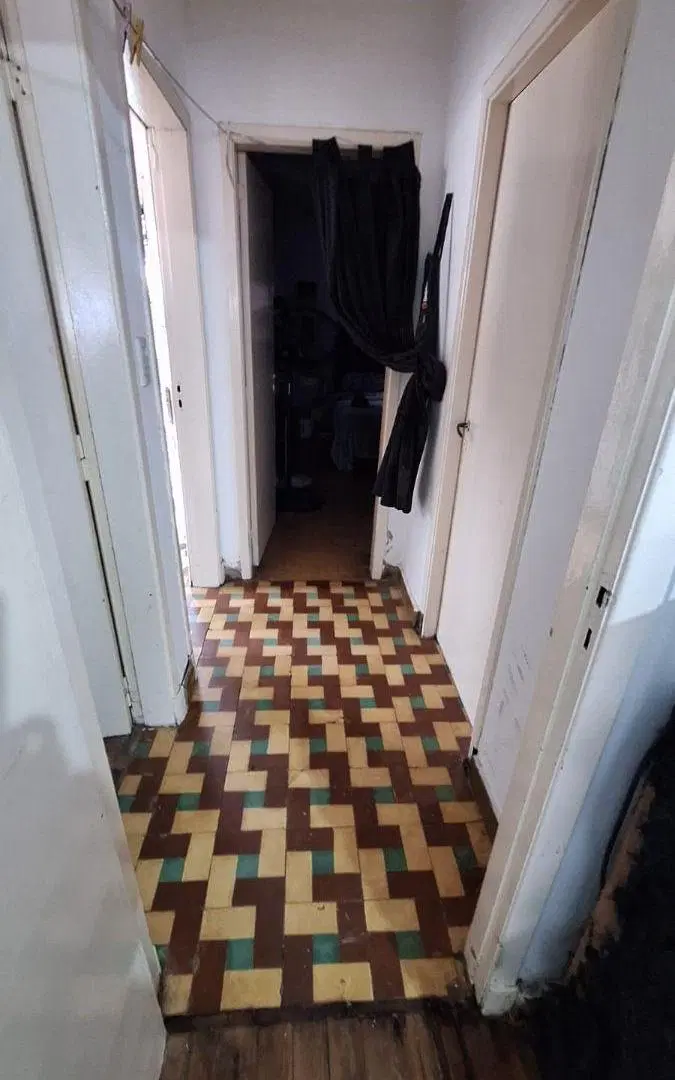CASA EN VENTA - CALLE SAN LUIS 9 FLORENCIO VARELA 8