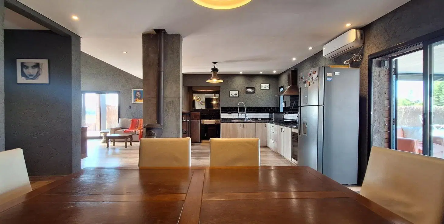 CASA DE 3 DORMITORIOS EN VENTA BARRIO LA PAMPEANA 3