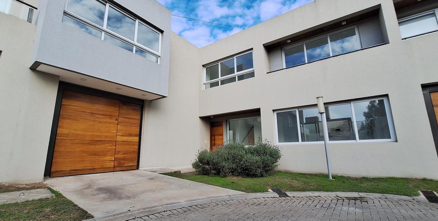 CASA EN VENTA 3 DORMITORIOS HOUSING VILLA BELGRANO
