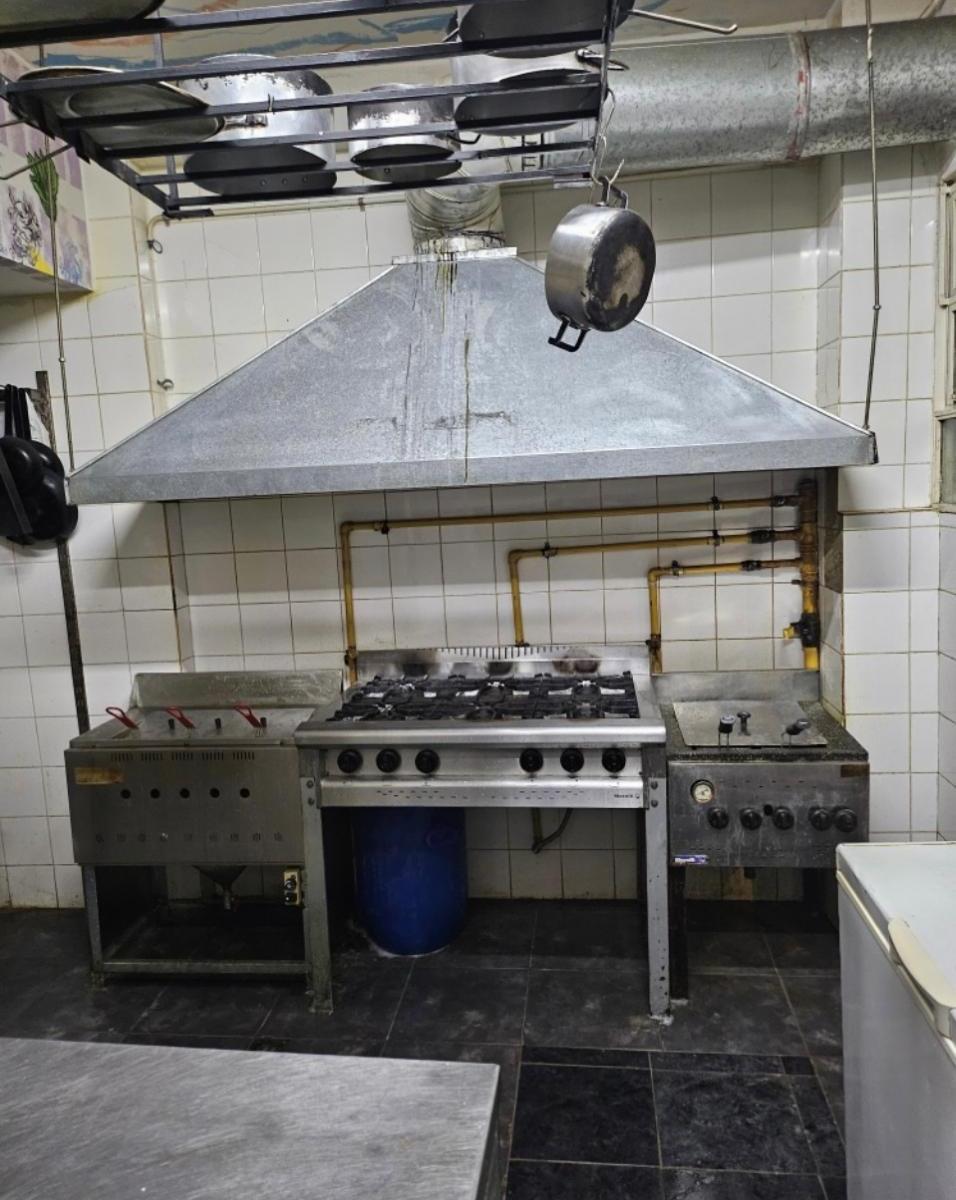 Dos Locales en Lote Propio Apto Gastronomía y Oficinas 4