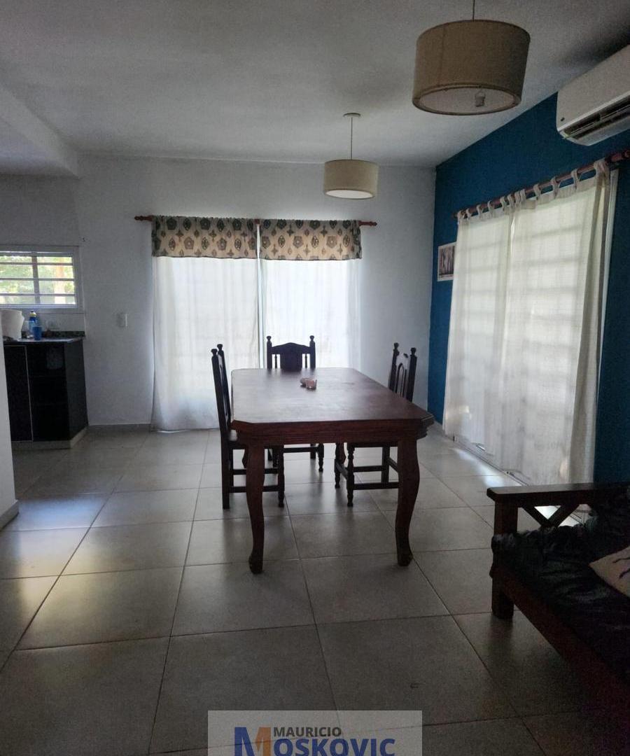 Foto de Casa Familiar en alquiler - 3 ambientes con parque, imagen 5