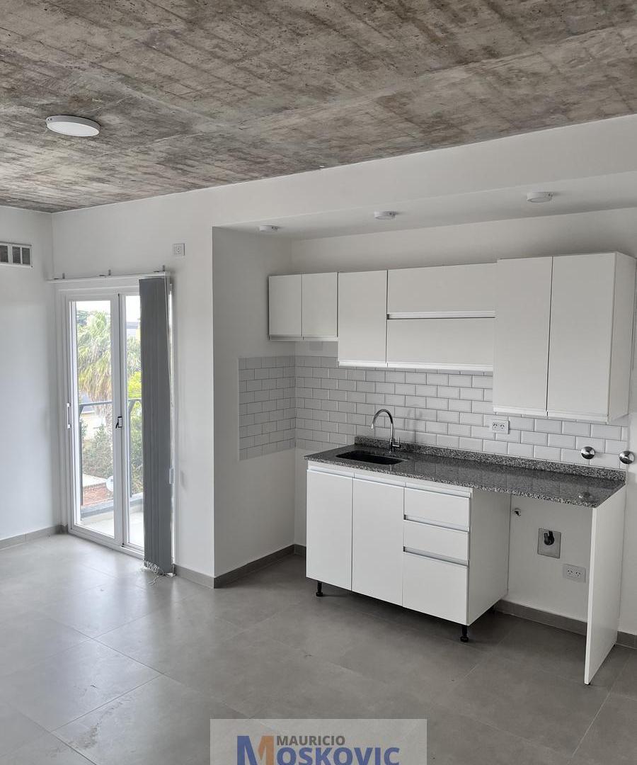Foto de DEPARTAMENTO 2 AMBIENTES A ESTRENAR EN MORENO CENTRO CON COCHERA, imagen 1