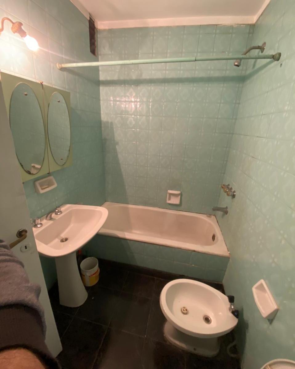 Venta Depto 4 Ambientes Cochabamba y Tacuarí 3