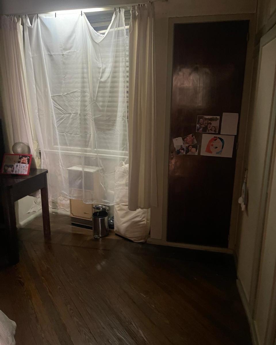 Venta Casona Chacabuco y Av Caseros, 3 Plantas con Cochera San Telmo 1