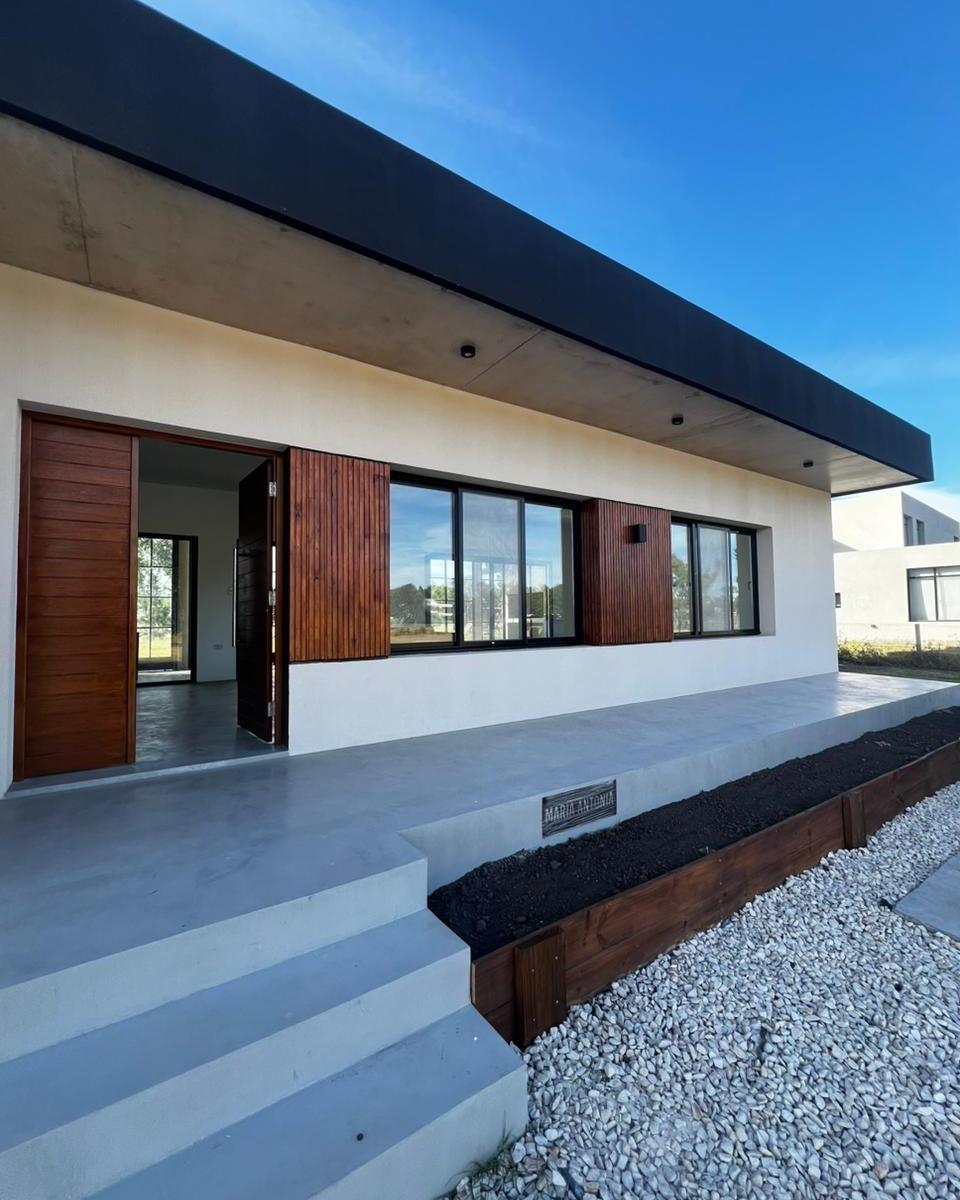 Venta de casa en country Área 60 Ruta 2, km 64