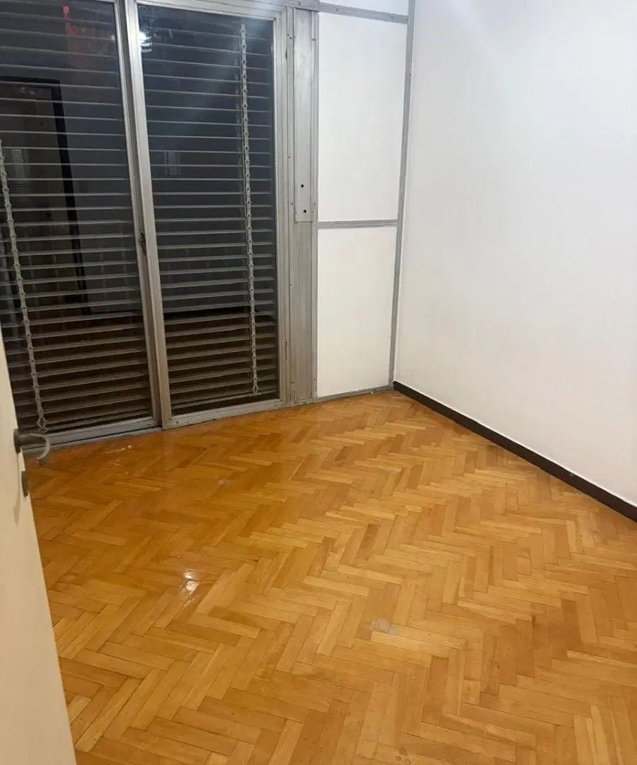 Alquiler de departamento 4ambientes en piso 7 con balcón en zona Parque Patricios Matheu al 1700 2