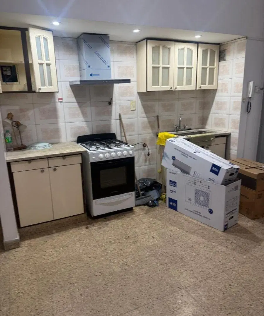 Alquiler de departamento 4ambientes en piso 7 con balcón en zona Parque Patricios Matheu al 1700 3