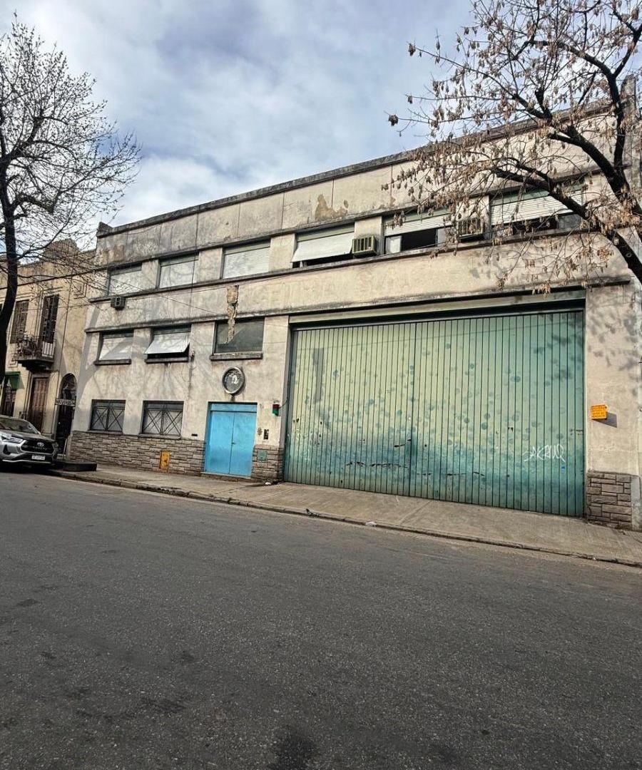 Foto de Alquiler de galpón de 1.000m2 en zona barracas capital federal, imagen 2
