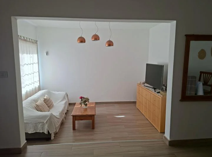 DUEÑA VENDE HERMOSA  CASA 4