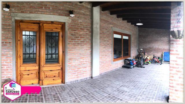Casa Quinta en Venta con Pileta 1
