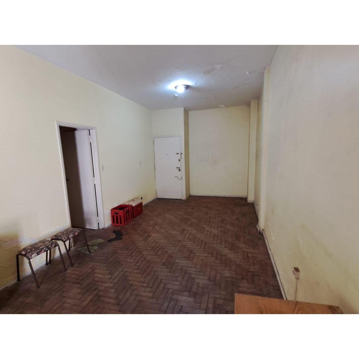 Apto Crédito - Depto. de Tres Ambientes, Amplio con Dos Patios en Pleno Centro Comercial - Murguiond 3