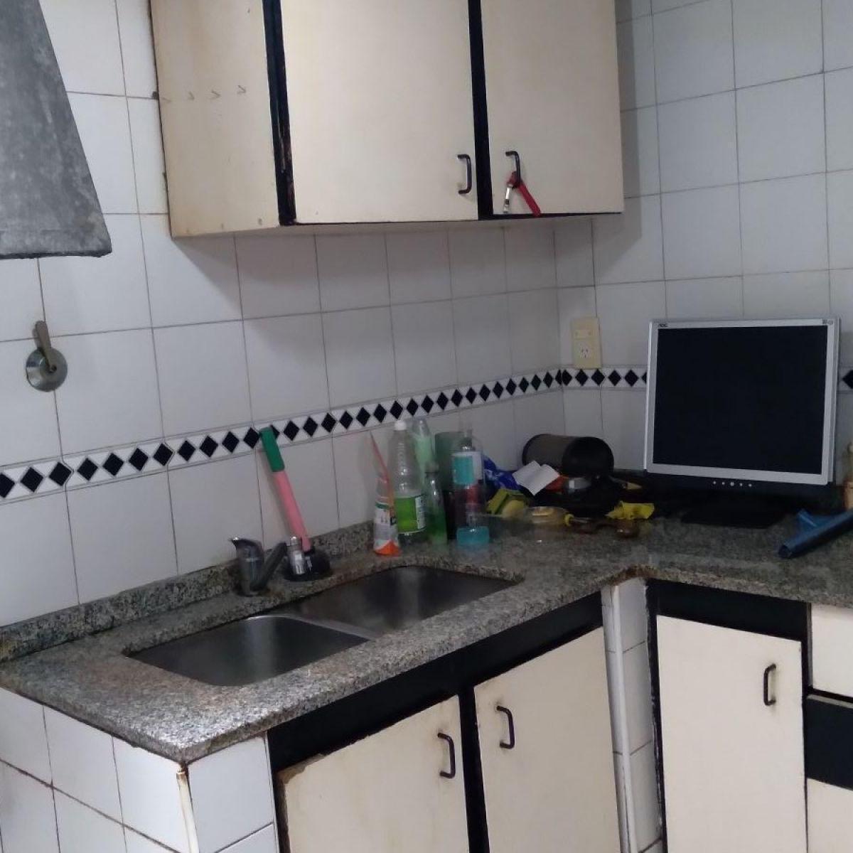 Venta PH con Todo!. 4 Amb C/2 Baños y Patio. Bajas Exp. Luminoso. Subte. Sobre Av. Oportunidad 2