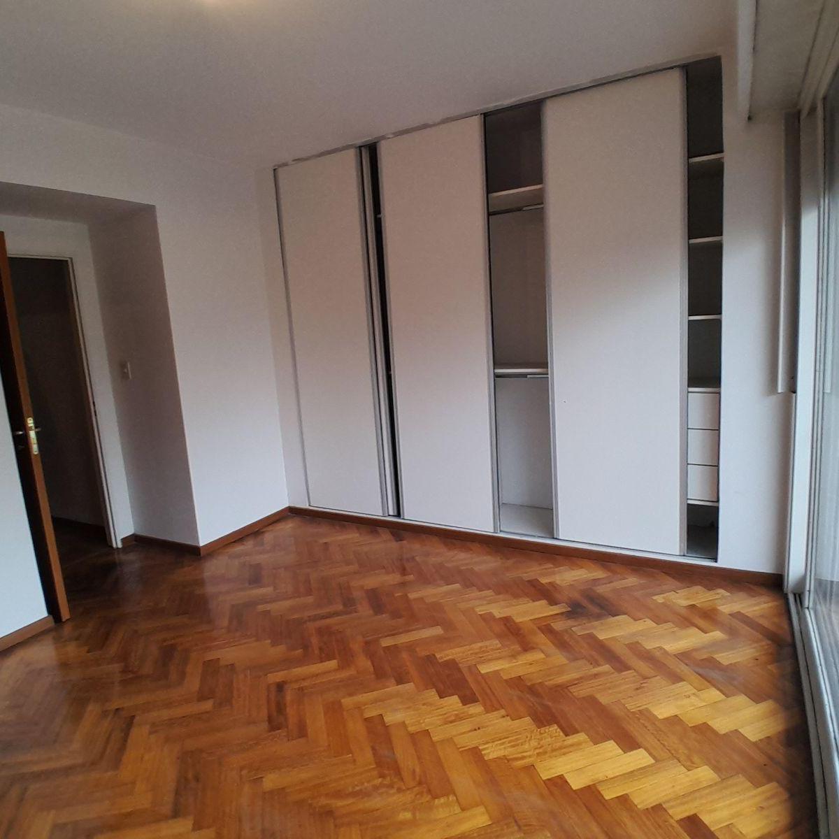 Piso 4 Ambientes con Dependencias - Barracas - Plaza Colombia 5