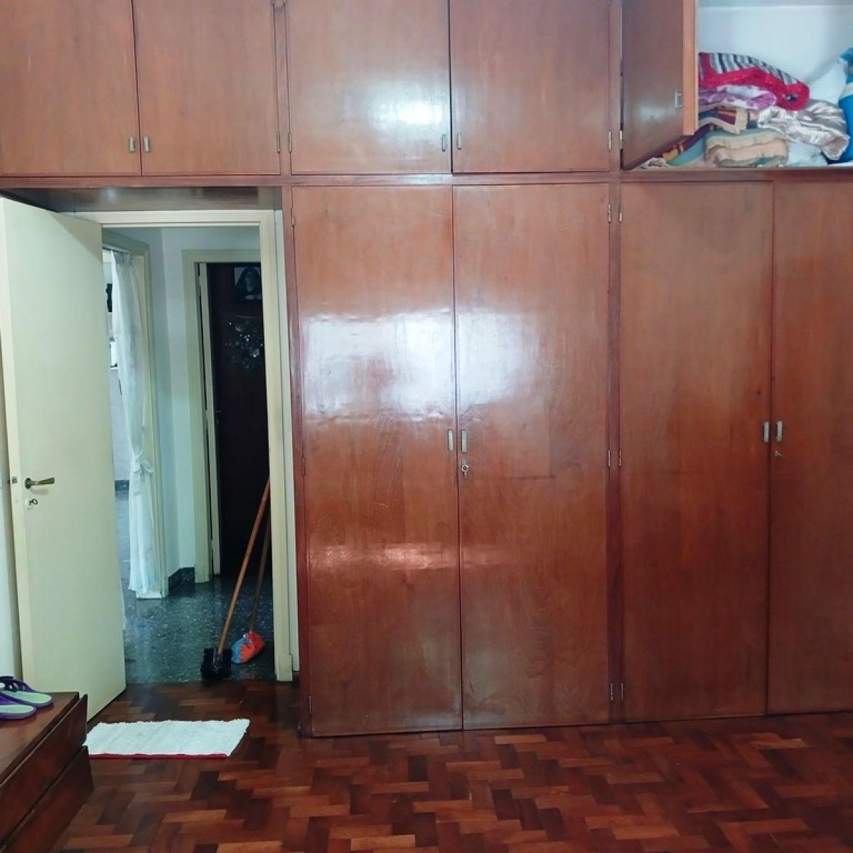 Casa en Venta Villa Lugano 3 Ambientes Muy Buen Estado Garaje Fondo con Parque Terraza en Esquina 2